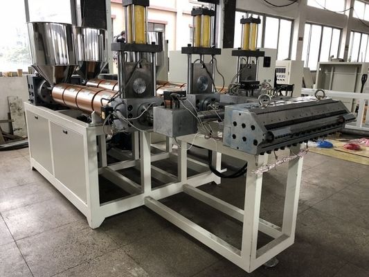 Une machines automatiques de boursouflure d'étape réutilisant la gamelle matérielle sortent le conteneur